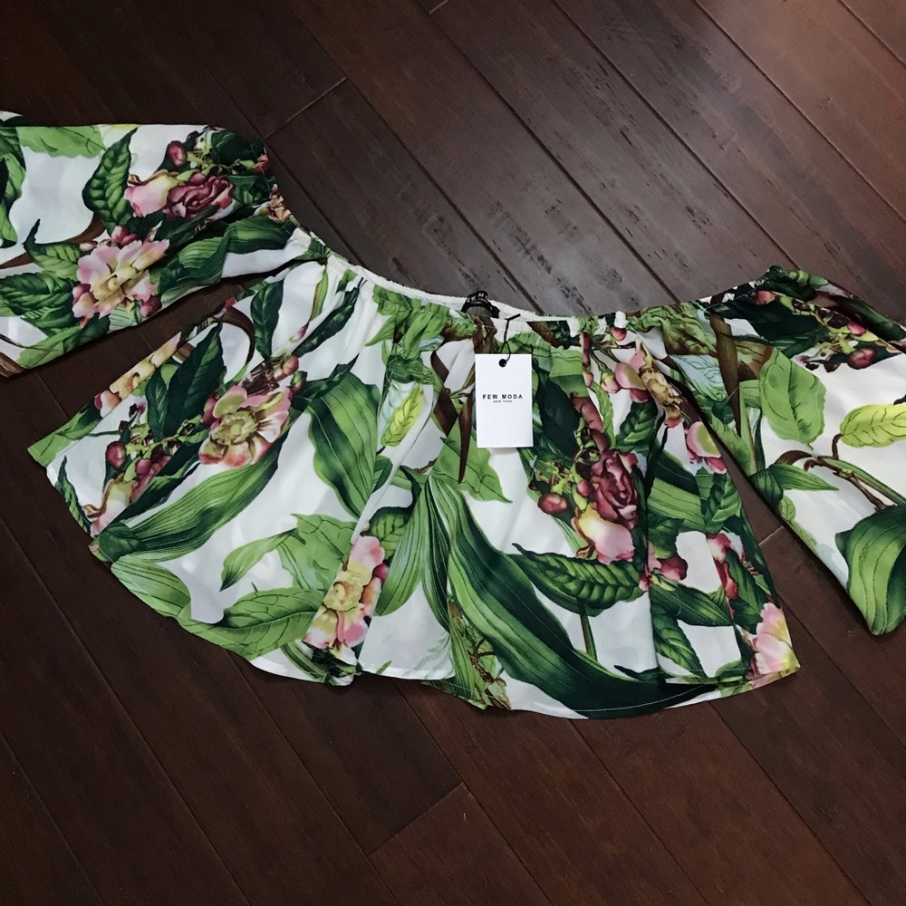 FEW MODA off shoulder flowy floral top